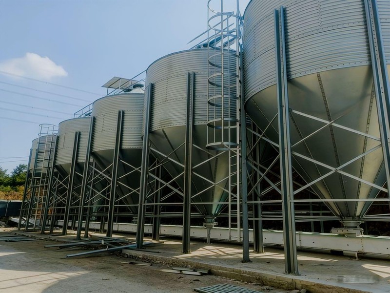 Silo Feed Bins